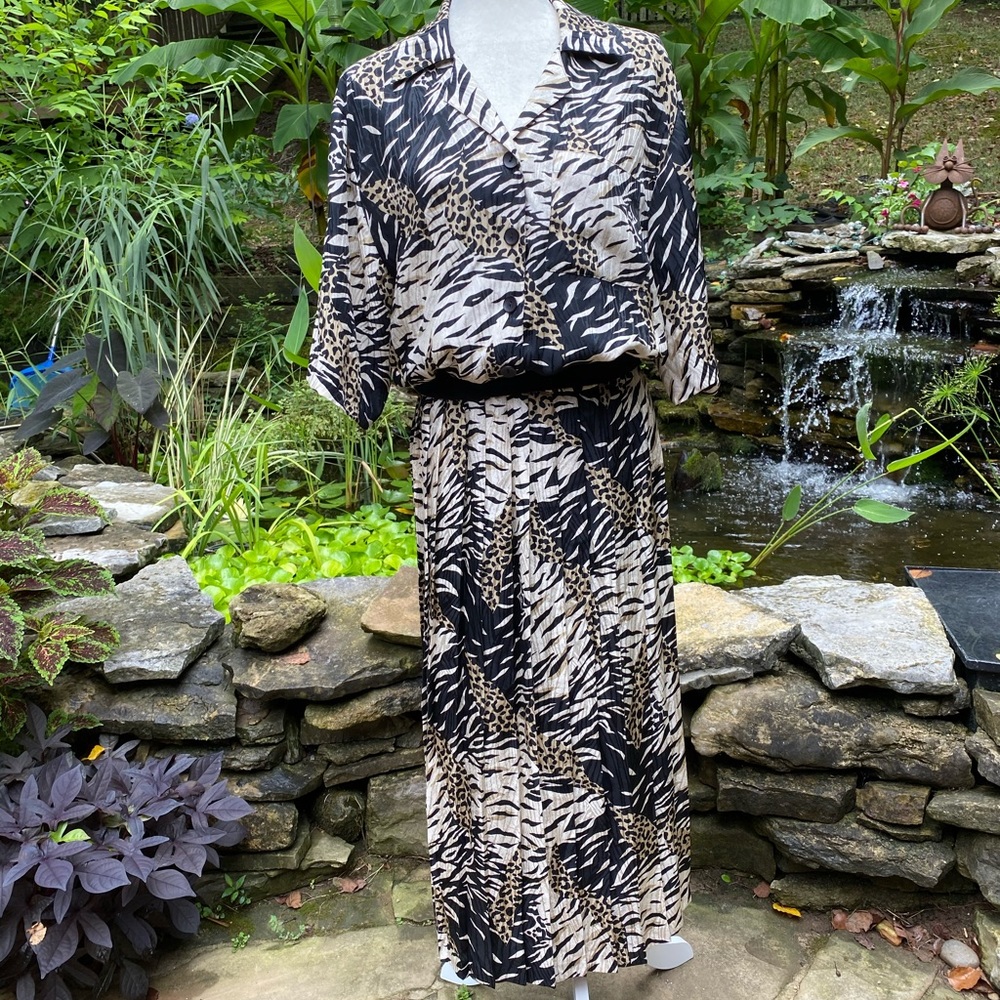 Adrianna Papell Skirt Top Set Animal Print Silk